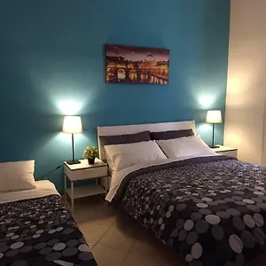 Amoraroma, Economy With Shared Bathrooms Gasthof
